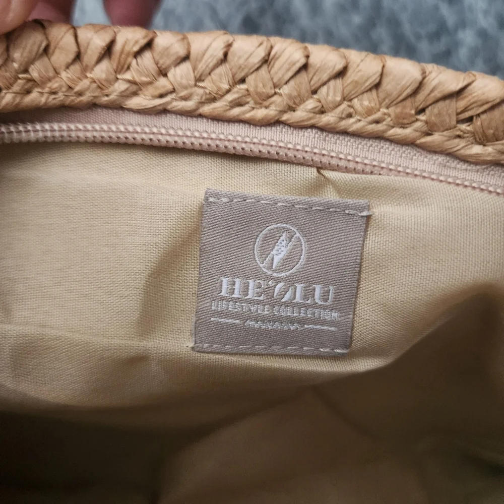Manaola Heolu stamped clutch zippered pouch